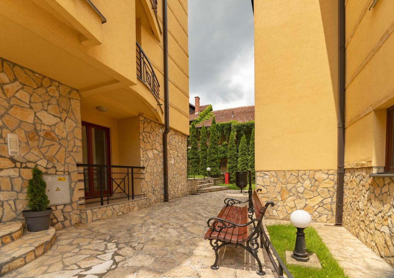 Apartman Modena Lux Vrnjačka Banja Exterior foto